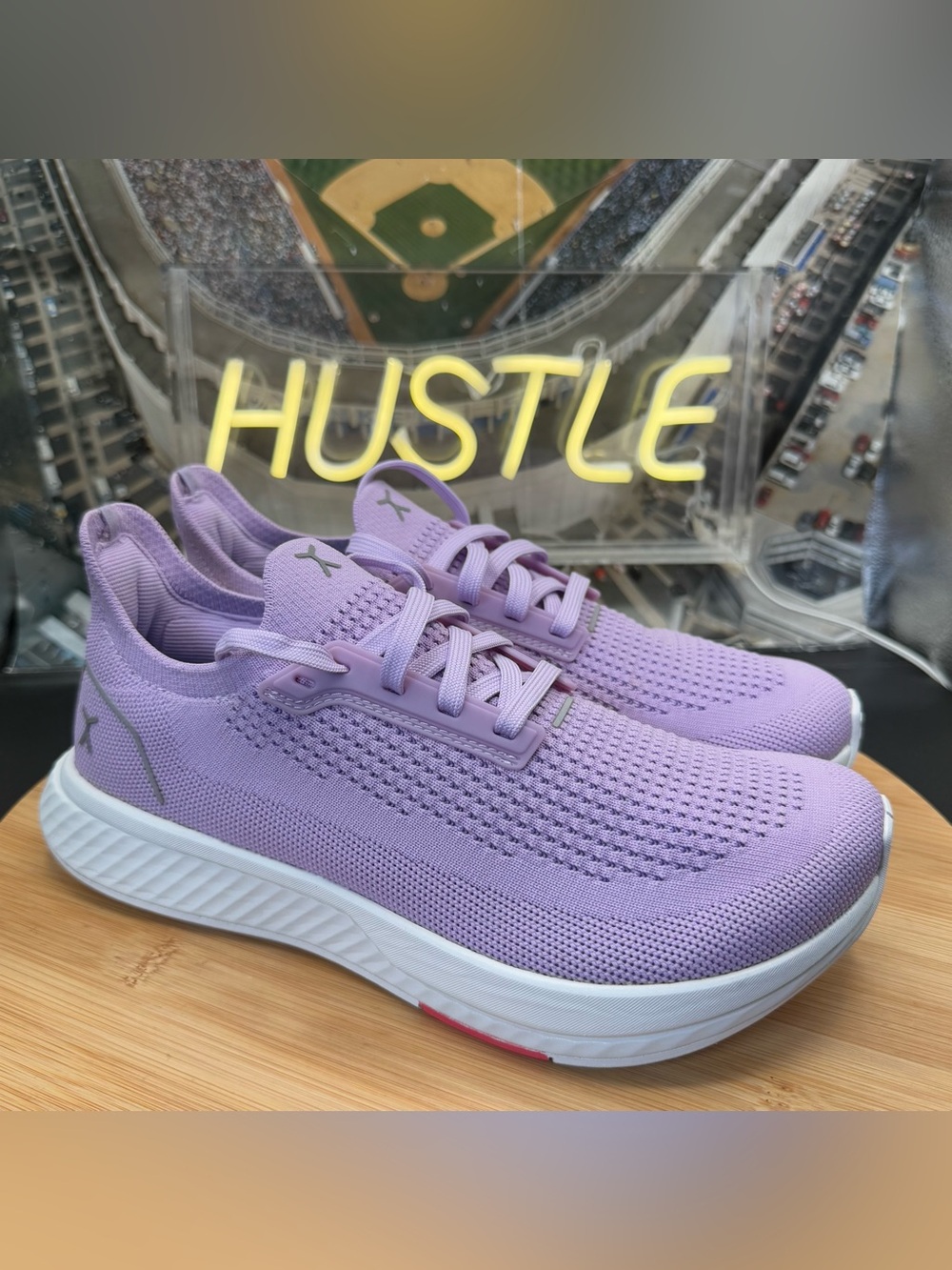 Flux Unisex Adapt Runner Lavender Running Athletic Shoes Size 8 Women/ Men 6.5